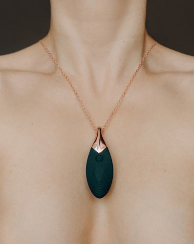 Lola Games - Leaf Necklace Vibrator - Green